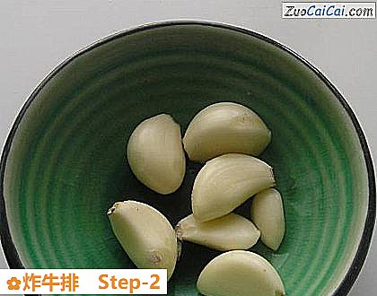 炸牛排做法第二步骤