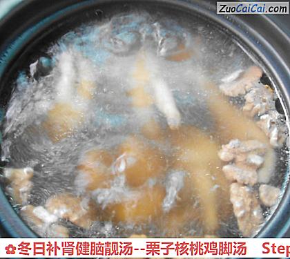 栗子核桃鸡脚汤做法第五步骤