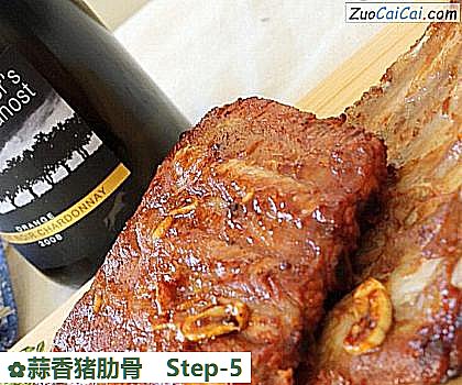 蒜香猪肋骨做法第五步骤