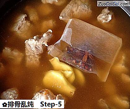 排骨乱炖做法第五步骤