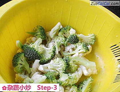 杂蔬小炒做法第三步骤