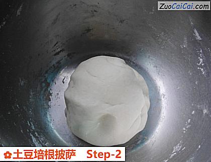 土豆培根披萨做法第二步骤