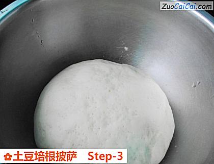 土豆培根披萨做法第三步骤