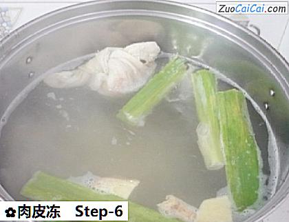 肉皮冻做法第六步骤
