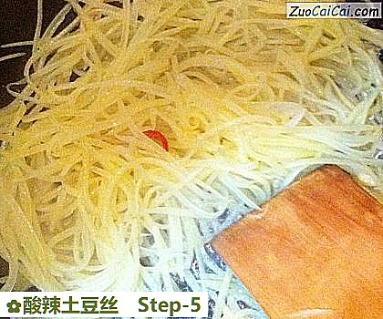 酸辣土豆丝做法第五步骤