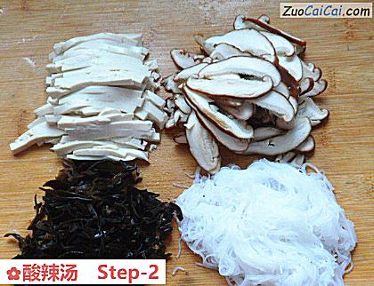 酸辣汤做法第二步骤