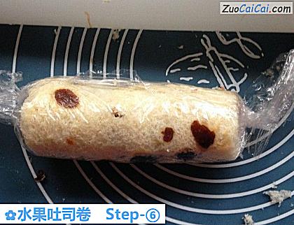 水果吐司卷做法第六步骤