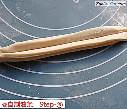 自制油条做法第六步骤