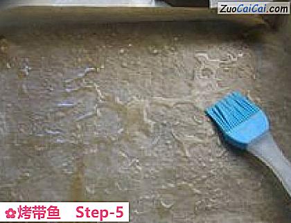 烤带鱼做法第五步骤