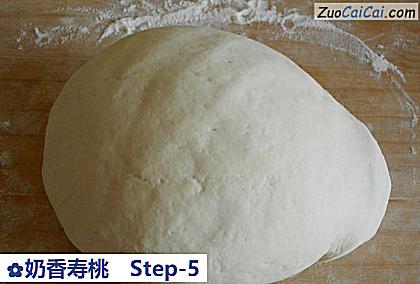 奶香寿桃做法第五步骤