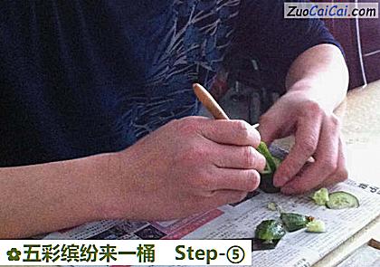五彩缤纷来一桶做法第五步骤