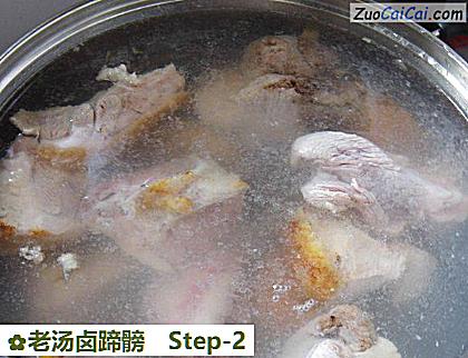 老汤卤蹄髈做法第二步骤