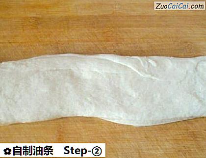 自制油条做法第二步骤