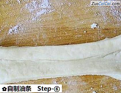 自制油条做法第六步骤