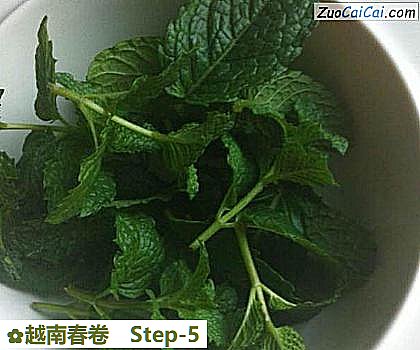 越南春卷做法第五步骤