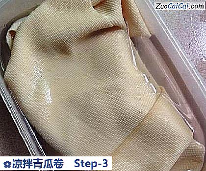 凉拌青瓜卷做法第三步骤