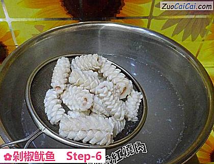 剁椒鱿鱼做法第六步骤
