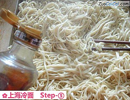 上海冷面做法第五步骤