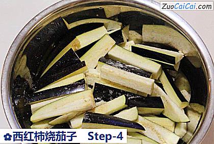 西红柿烧茄子做法第四步骤