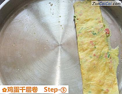 鸡蛋千层卷做法第五步骤