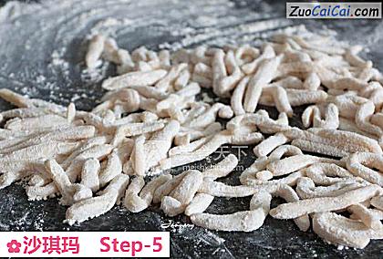 沙琪玛做法第五步骤
