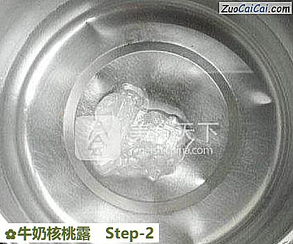 牛奶核桃露做法第二步骤