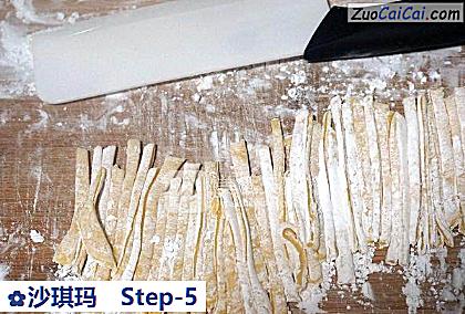 沙琪玛做法第五步骤