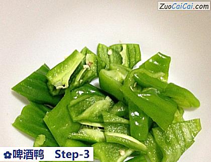 啤酒鸭做法第三步骤
