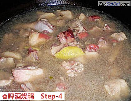 啤酒烧鸭做法第四步骤
