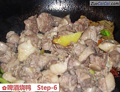 啤酒烧鸭做法第六步骤