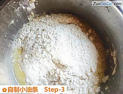 自制小油条做法第三步骤