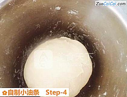 自制小油条做法第四步骤