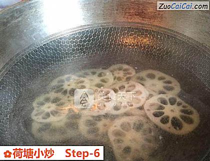 荷塘小炒做法第六步骤