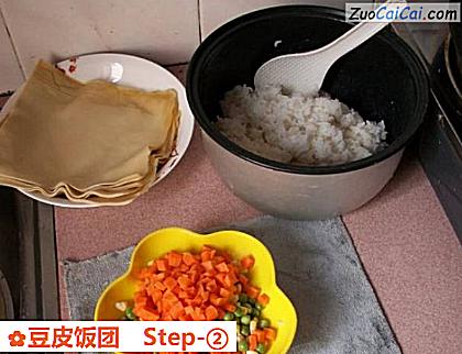 豆皮饭团做法第二步骤