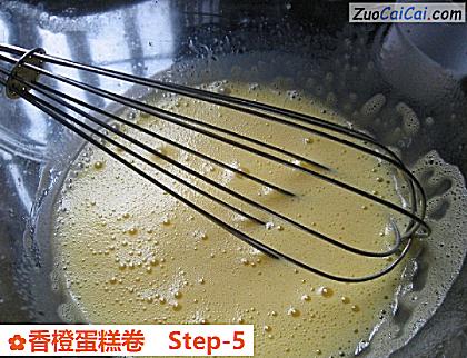 香橙蛋糕卷做法第五步骤