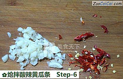 炝拌酸辣黄瓜条做法第六步骤