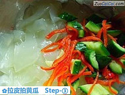 拉皮拍黄瓜做法第三步骤
