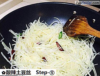 酸辣土豆丝做法第五步骤