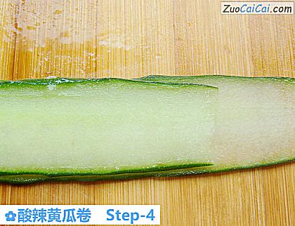 酸辣黄瓜卷做法第四步骤