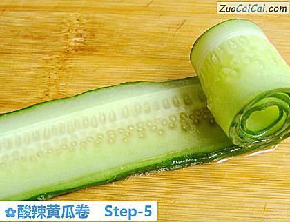 酸辣黄瓜卷做法第五步骤
