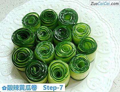 酸辣黄瓜卷做法第七步骤