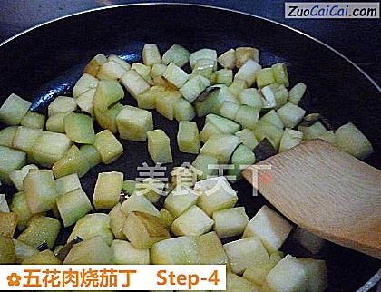 五花肉烧茄丁做法第四步骤