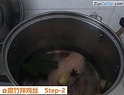 腐竹拌鸡丝做法第二步骤