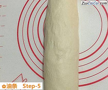 油条做法第五步骤