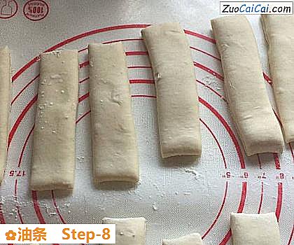 油条做法第八步骤