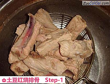土豆红烧排骨做法第一步骤