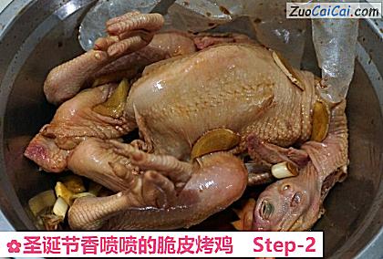 圣诞节香喷喷的脆皮烤鸡做法第二步骤