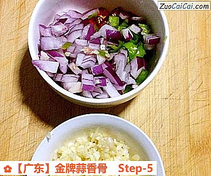 金牌蒜香骨做法第五步骤