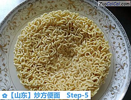 炒方便面做法第五步骤