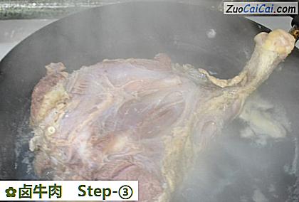 卤牛肉做法第三步骤